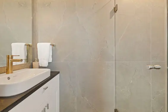 2 326 West 14th Street, North Vancouver For Sale - image 20