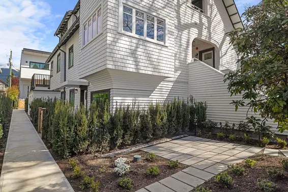 2 326 West 14th Street, North Vancouver For Sale - image 23