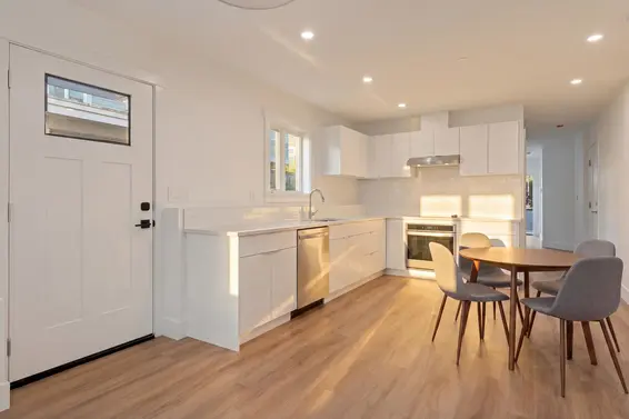 2 326 West 14th Street, North Vancouver For Sale - image 26