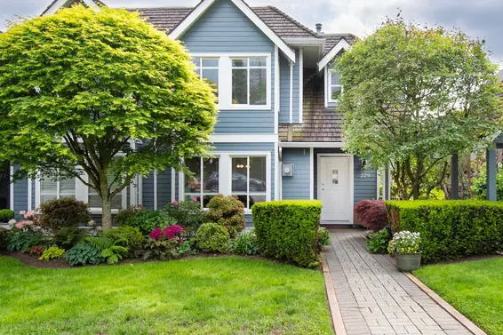 279 East 5th Street, North Vancouver