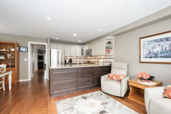 279 East 5th Street, North Vancouver For Sale - image 11