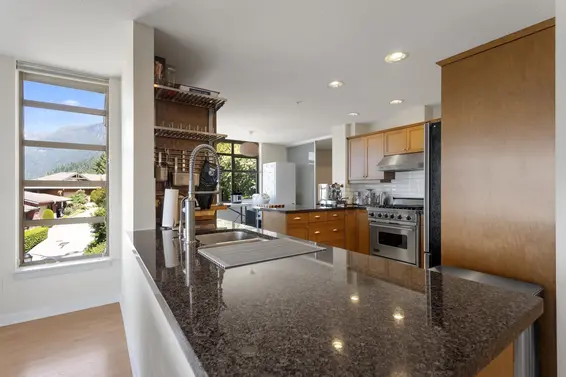 8601 Seascape Place, West Vancouver For Sale - image 10