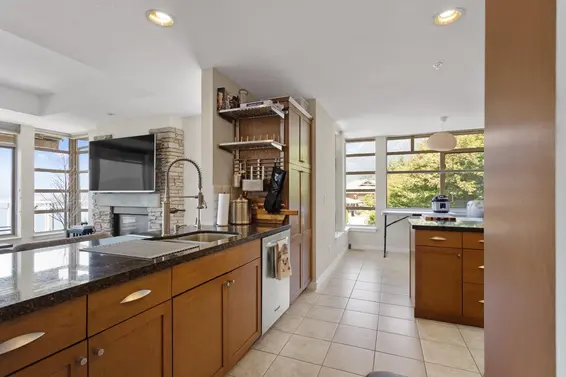 8601 Seascape Place, West Vancouver For Sale - image 11