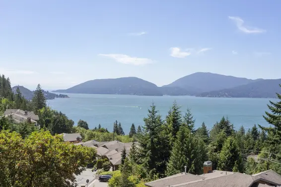 8601 Seascape Place, West Vancouver For Sale - image 37