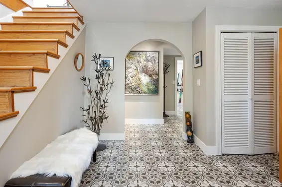 195 Isleview Place, LIONS BAY For Sale - image 5