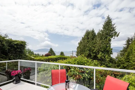 195 Isleview Place, LIONS BAY For Sale - image 9