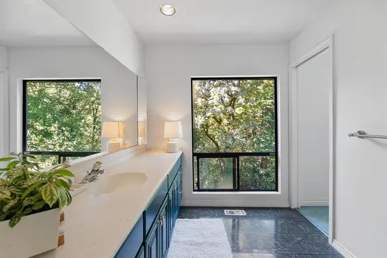 2069 Westview Drive, North Vancouver For Sale - image 18