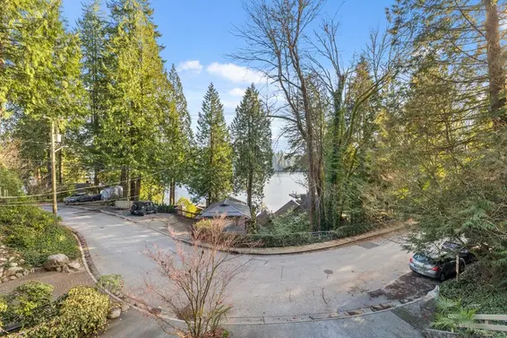 2829 Panorama Drive, North Vancouver For Sale - image 10