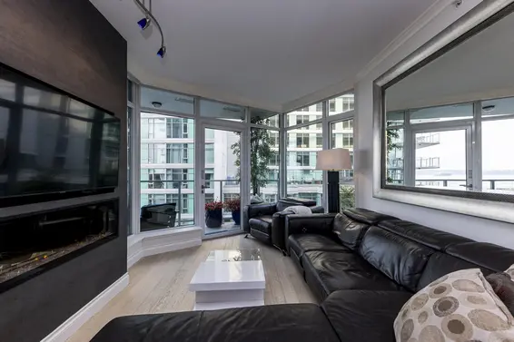 303 199 Victory Ship Way, North Vancouver For Sale - image 8