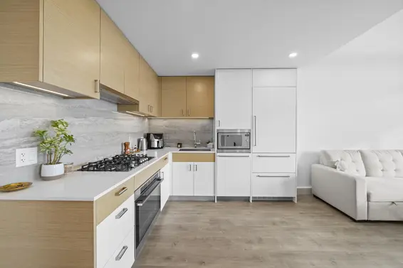 1003 200 Klahanie Court, West Vancouver For Sale - image 4