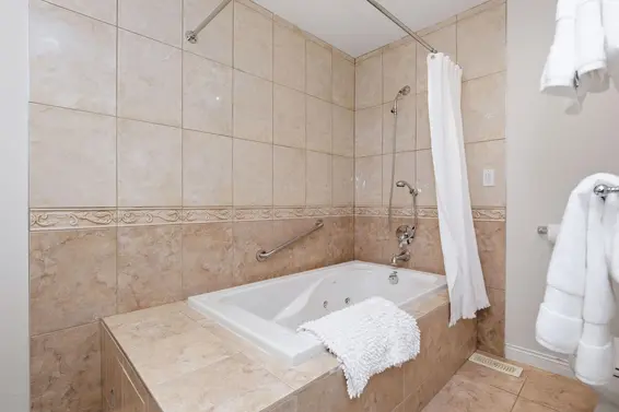 1558 Bowser Avenue, North Vancouver For Sale - image 22