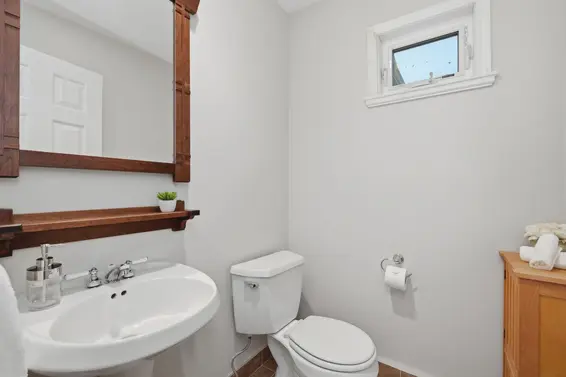 1558 Bowser Avenue, North Vancouver For Sale - image 9