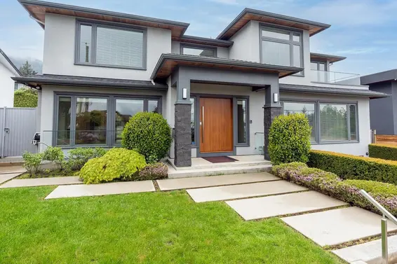 512 Saville Crescent, North Vancouver