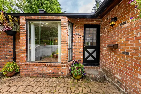 1796 Appin Road, North Vancouver For Sale - image 3