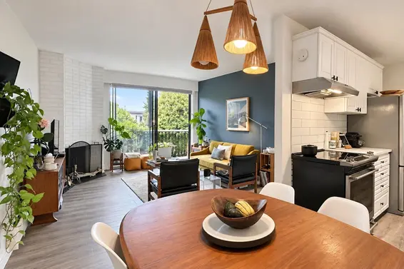 204 1610 Chesterfield Avenue, North Vancouver For Sale - image 10