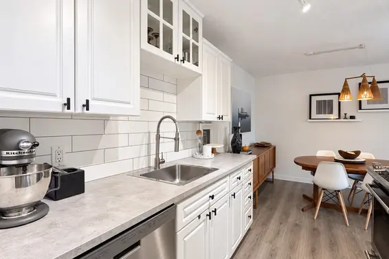 204 1610 Chesterfield Avenue, North Vancouver For Sale - image 12