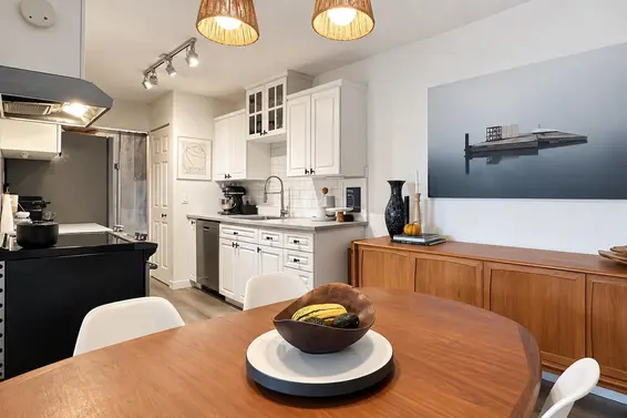 204 1610 Chesterfield Avenue, North Vancouver For Sale - image 8