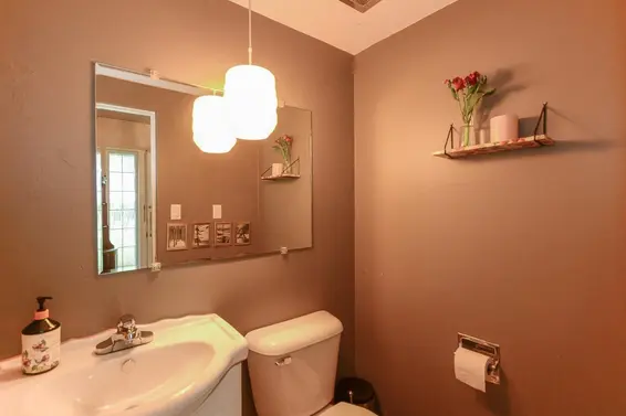 1733 Ross Road, North Vancouver For Sale - image 20