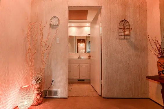 1733 Ross Road, North Vancouver For Sale - image 4