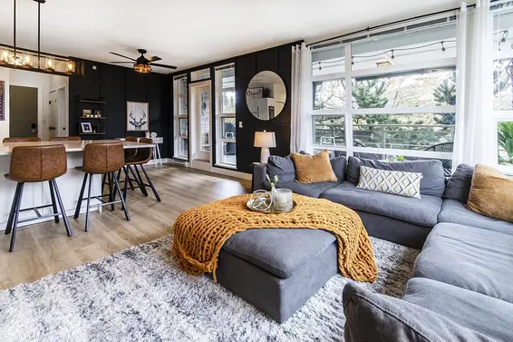 102 3602 Aldercrest Drive, North Vancouver