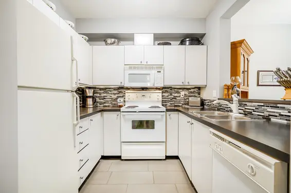 103 150 West 22Nd Street, North Vancouver For Sale - image 2