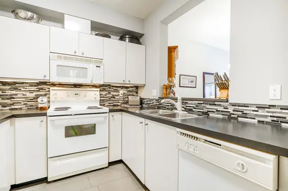 103 150 West 22Nd Street, North Vancouver For Sale - image 4