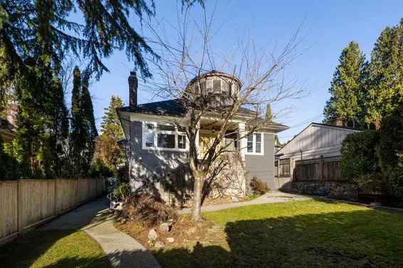 2047 Fulton Avenue, West Vancouver