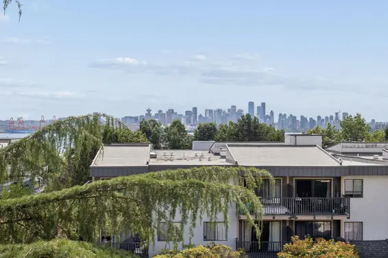 304 252 West 2nd Street, North Vancouver For Sale - image 2