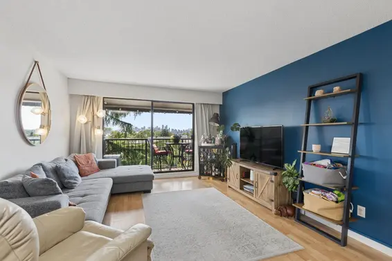 304 252 West 2nd Street, North Vancouver For Sale - image 3