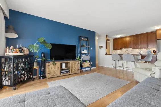 304 252 West 2nd Street, North Vancouver For Sale - image 5