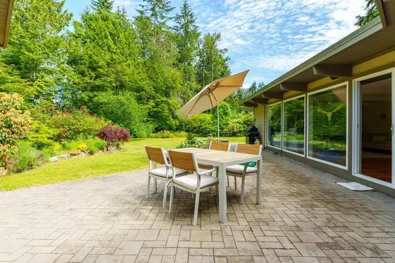 378 St. James Crescent, West Vancouver