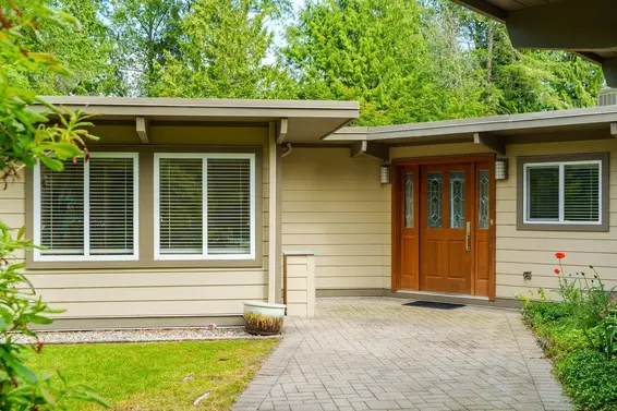 378 St. James Crescent, West Vancouver For Sale - image 2