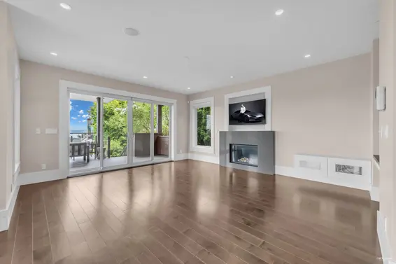 2548 Mathers Avenue, West Vancouver For Sale - image 14