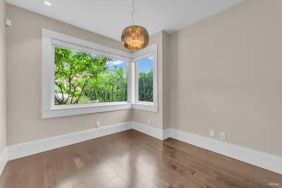2548 Mathers Avenue, West Vancouver For Sale - image 23