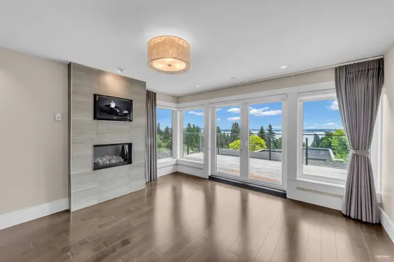 2548 Mathers Avenue, West Vancouver For Sale - image 26