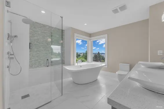 2548 Mathers Avenue, West Vancouver For Sale - image 27