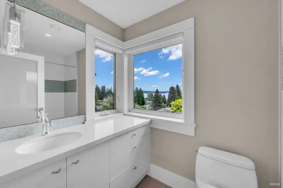 2548 Mathers Avenue, West Vancouver For Sale - image 30