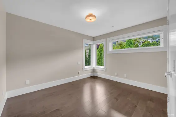 2548 Mathers Avenue, West Vancouver For Sale - image 31