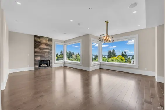 2548 Mathers Avenue, West Vancouver For Sale - image 4