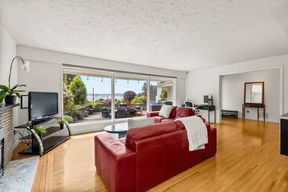 4780 Estevan Place, West Vancouver For Sale - image 3