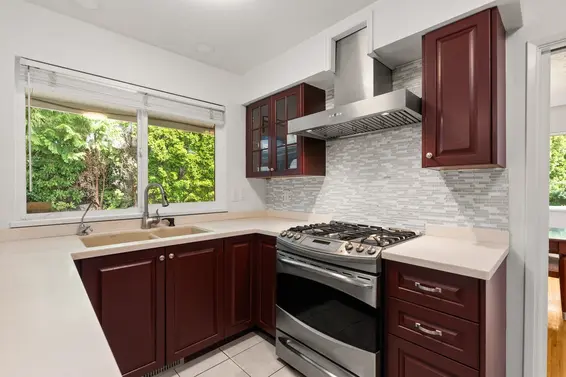 4780 Estevan Place, West Vancouver For Sale - image 8
