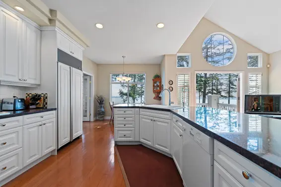 4 5110 Alderfeild Place, West Vancouver For Sale - image 6