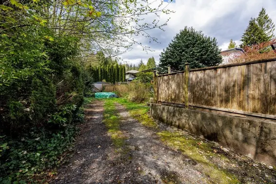 4339 Cliffmont Road, North Vancouver For Sale - image 17