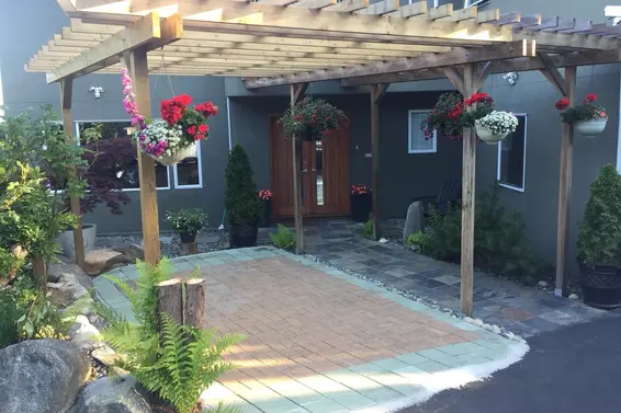 4582 Woodgreen Court, West Vancouver For Sale - image 2