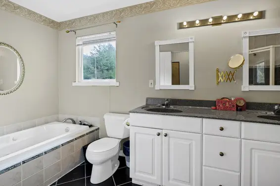 4582 Woodgreen Court, West Vancouver For Sale - image 22