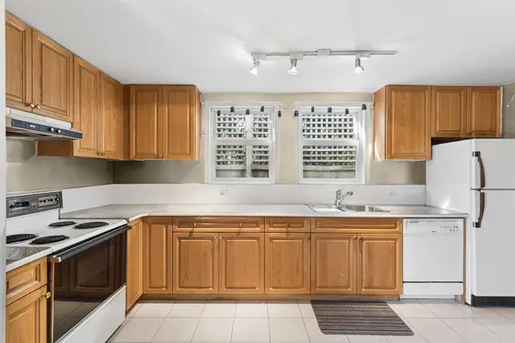 408 East 2nd Street, North Vancouver For Sale - image 27