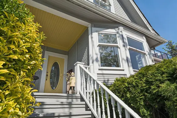 408 East 2nd Street, North Vancouver For Sale - image 3