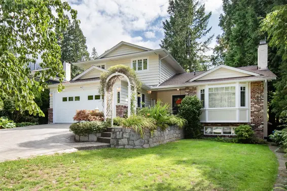 4594 Teviot Place, North Vancouver