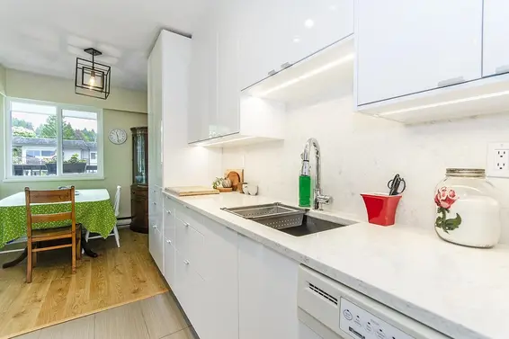202 105 West Kings Road, North Vancouver For Sale - image 15