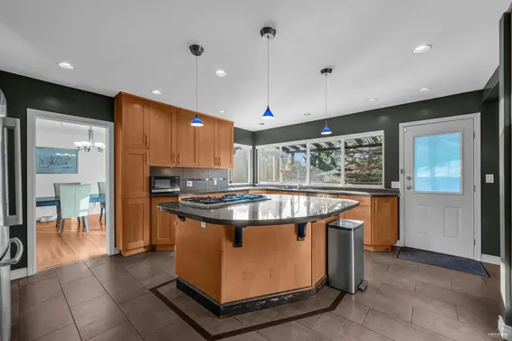 310 Macbeth Crescent, West Vancouver For Sale - image 9